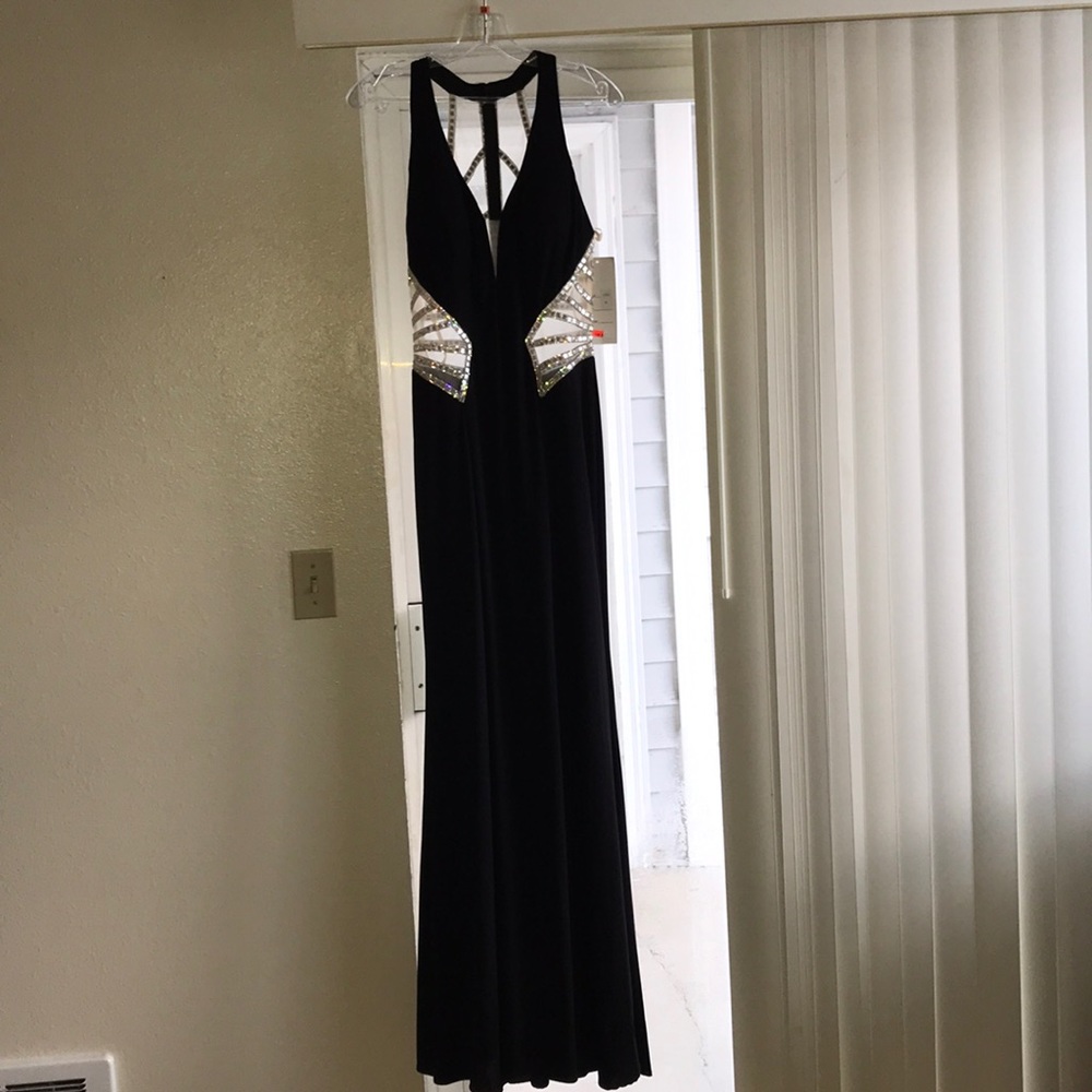 PROM DRESS - Picture 2 of 5